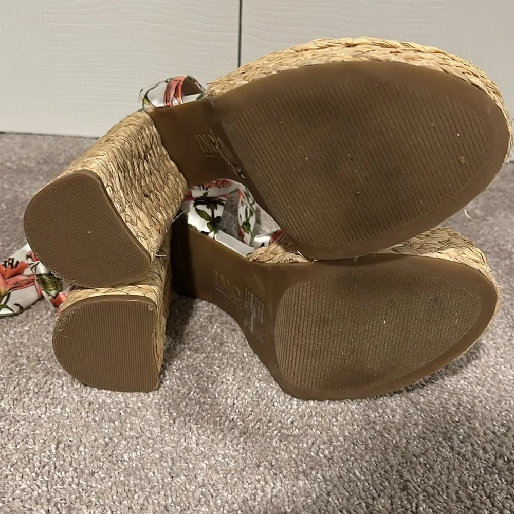 I.N.C. Goldiieef Sandals - Picture 4 of 4